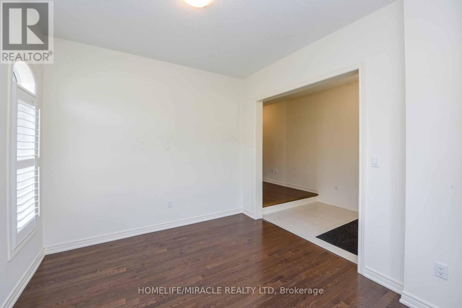 19 Ezra Crescent, Brampton, Ontario  L7A 5A6 - Photo 6 - W12796678