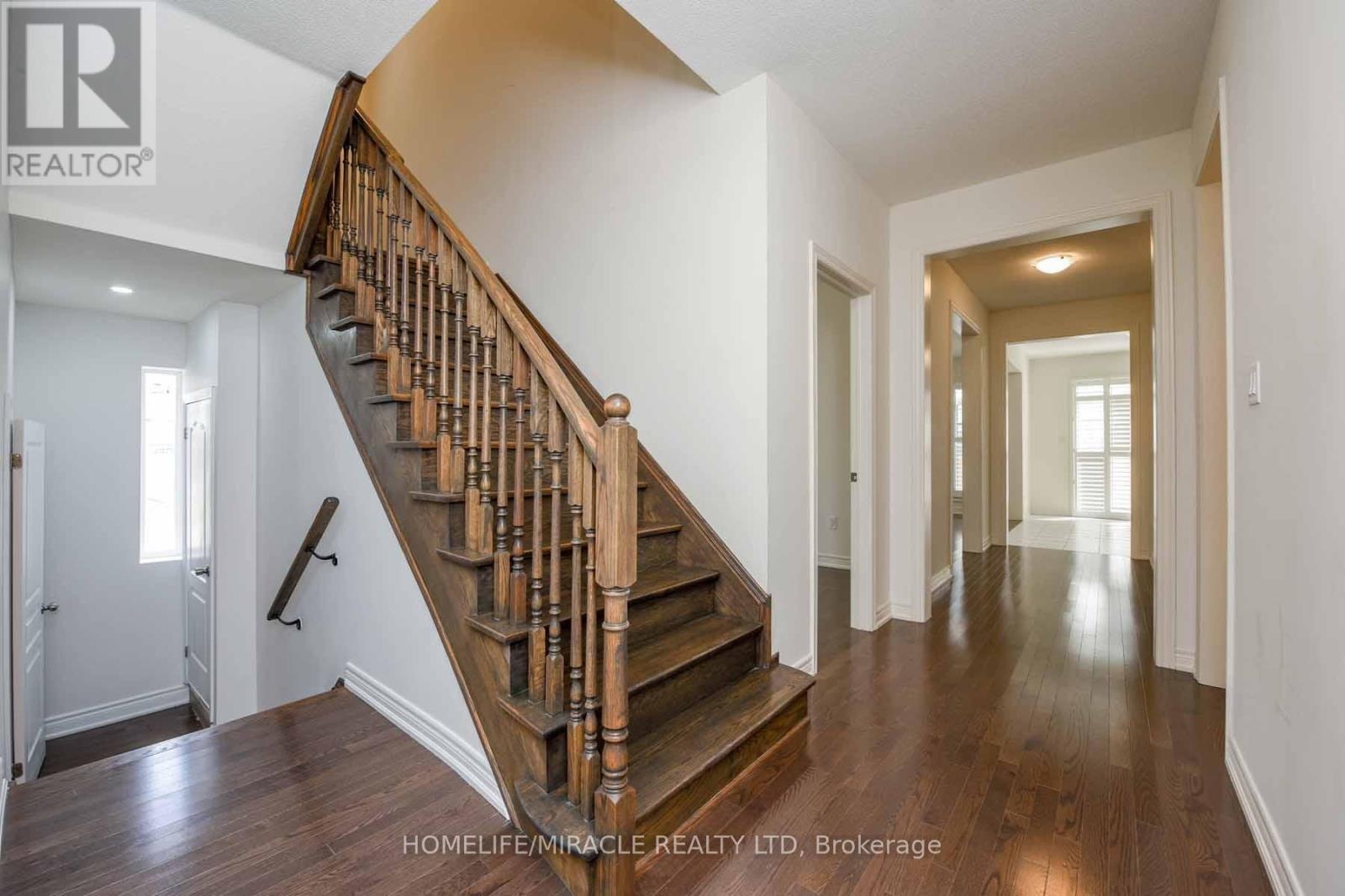 19 Ezra Crescent, Brampton, Ontario  L7A 5A6 - Photo 7 - W12796678