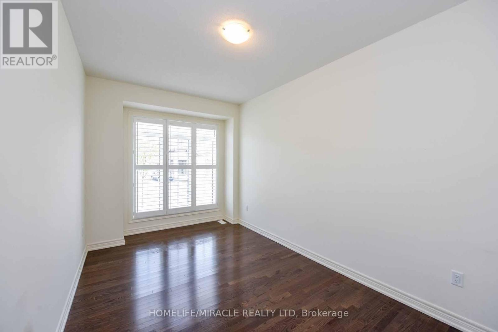 19 Ezra Crescent, Brampton, Ontario  L7A 5A6 - Photo 8 - W12796678