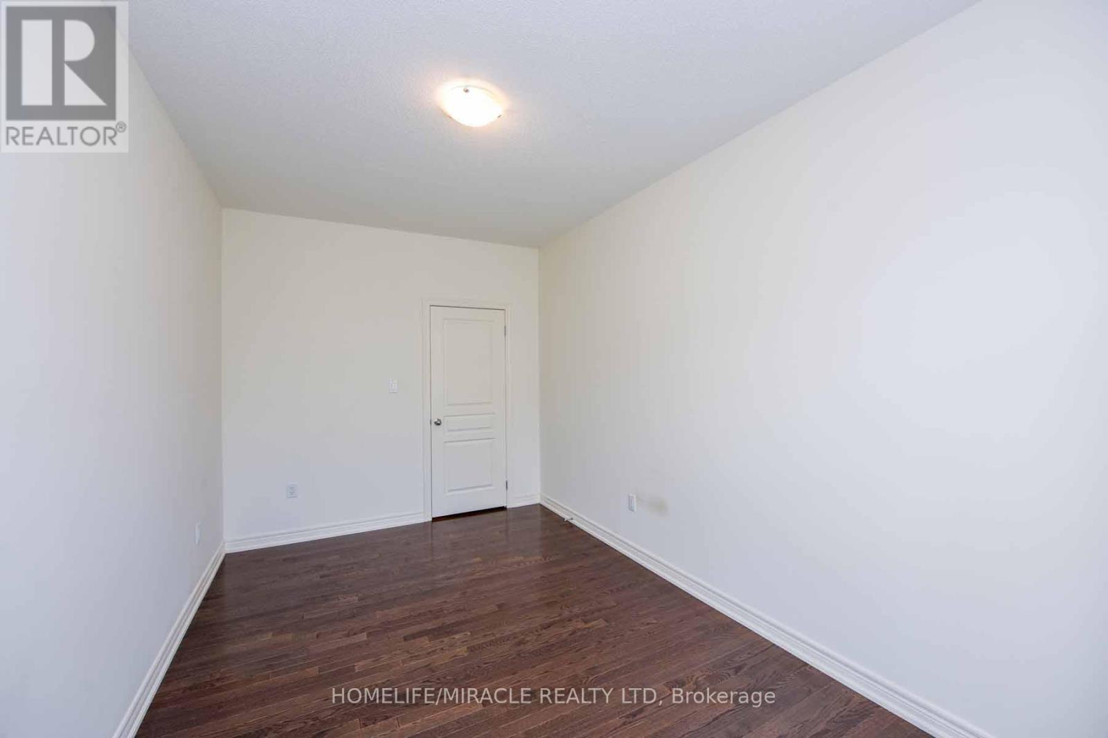 19 Ezra Crescent, Brampton, Ontario  L7A 5A6 - Photo 9 - W12796678