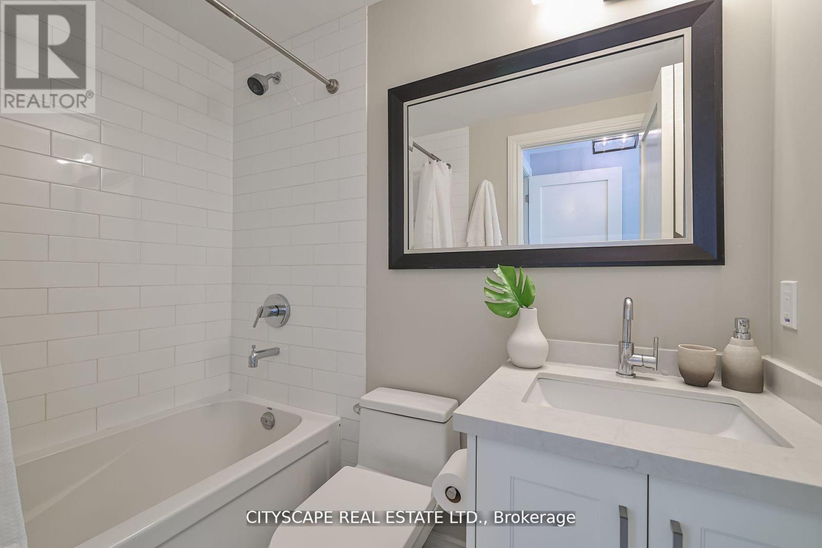 2810 - 105 The Queensway Avenue, Toronto, Ontario  M6S 5B5 - Photo 21 - W12796686