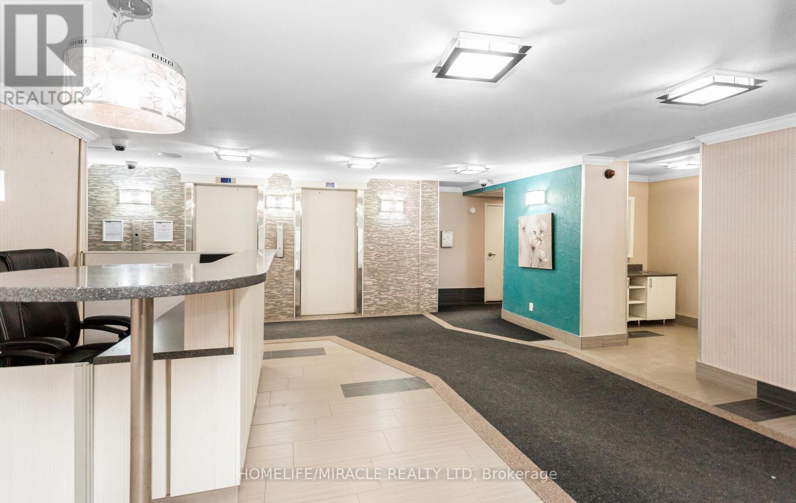 1102 - 15 Kensington Road, Brampton, Ontario  L6T 3W2 - Photo 4 - W12796696