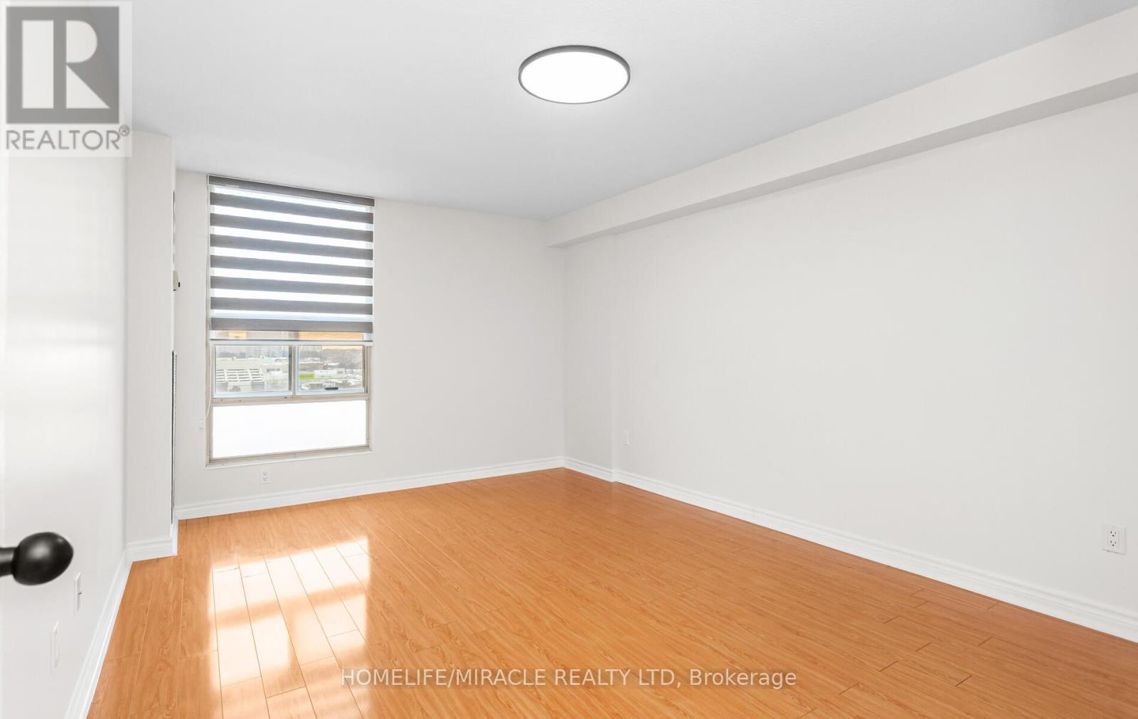 1102 - 15 Kensington Road, Brampton, Ontario  L6T 3W2 - Photo 6 - W12796696