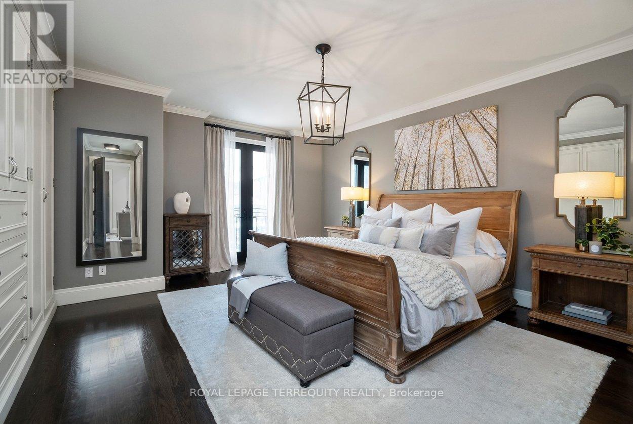 12 Elliott Avenue, Toronto, Ontario  M8X 2P8 - Photo 21 - W12796720