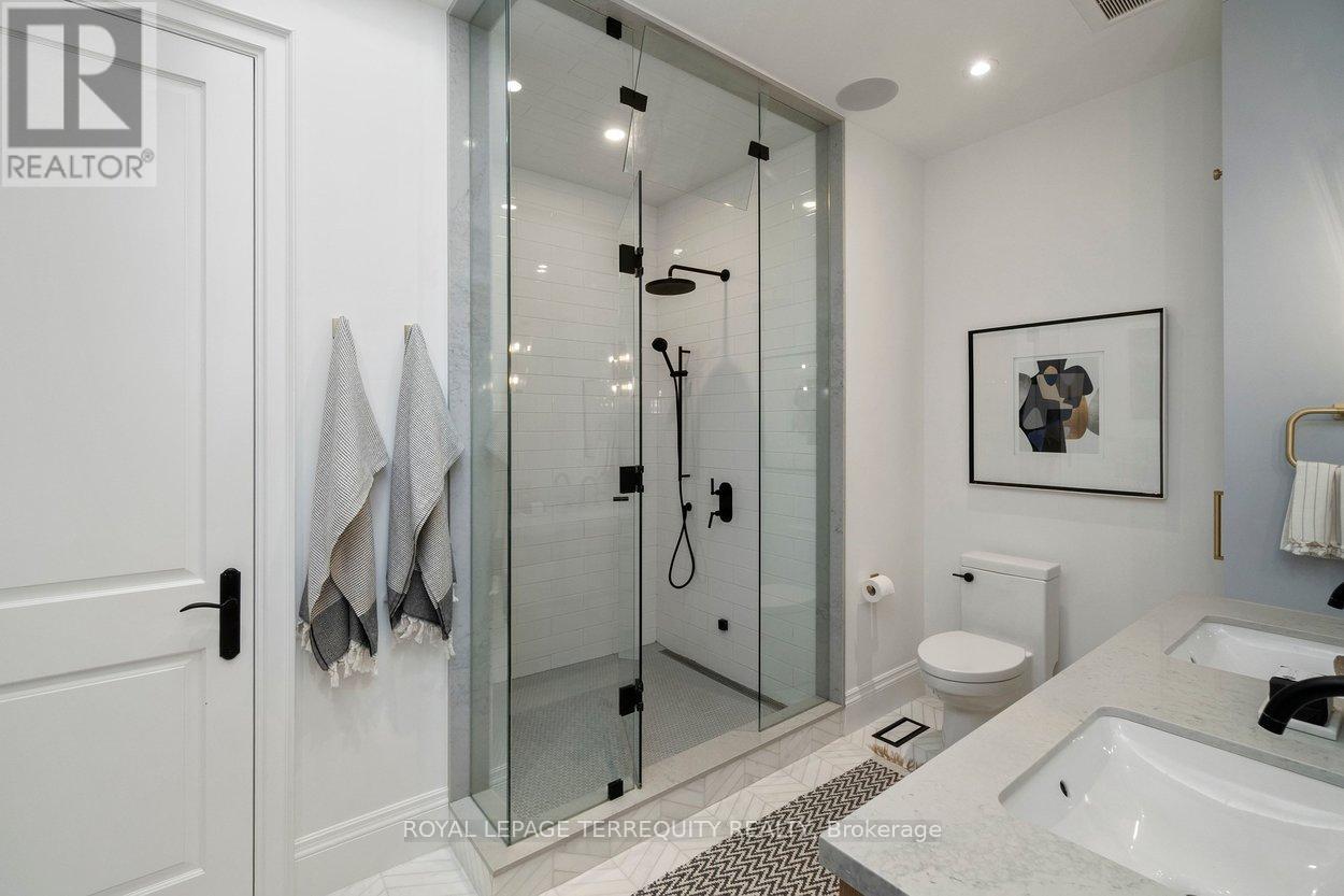 12 Elliott Avenue, Toronto, Ontario  M8X 2P8 - Photo 23 - W12796720