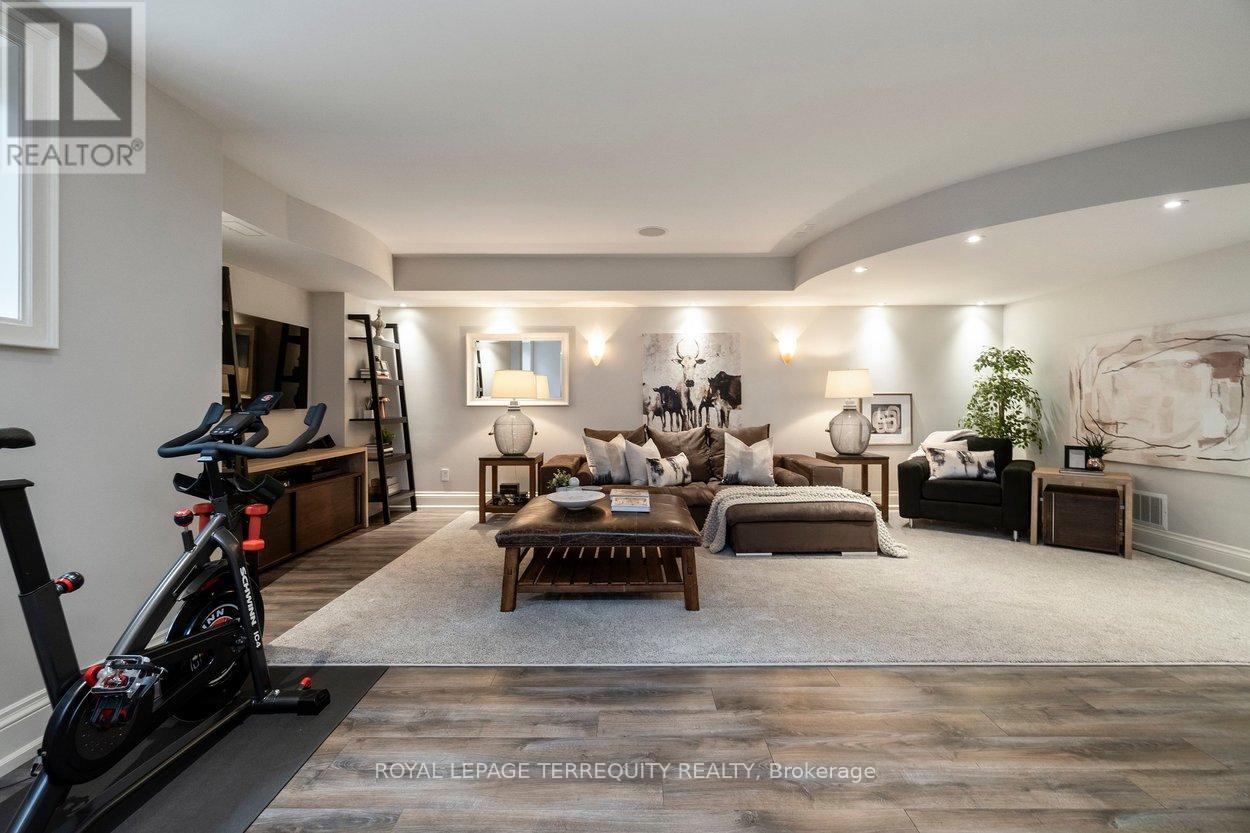 12 Elliott Avenue, Toronto, Ontario  M8X 2P8 - Photo 33 - W12796720