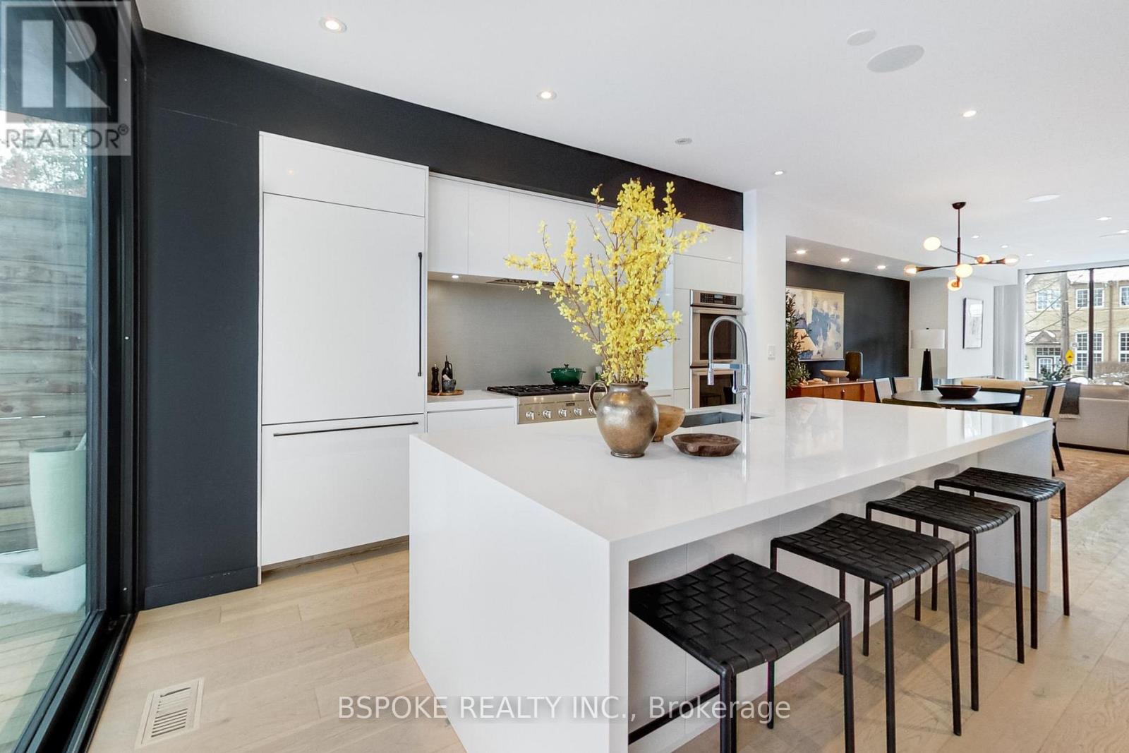 270 Indian Grove, Toronto, Ontario  M6P 2H5 - Photo 15 - W12796730