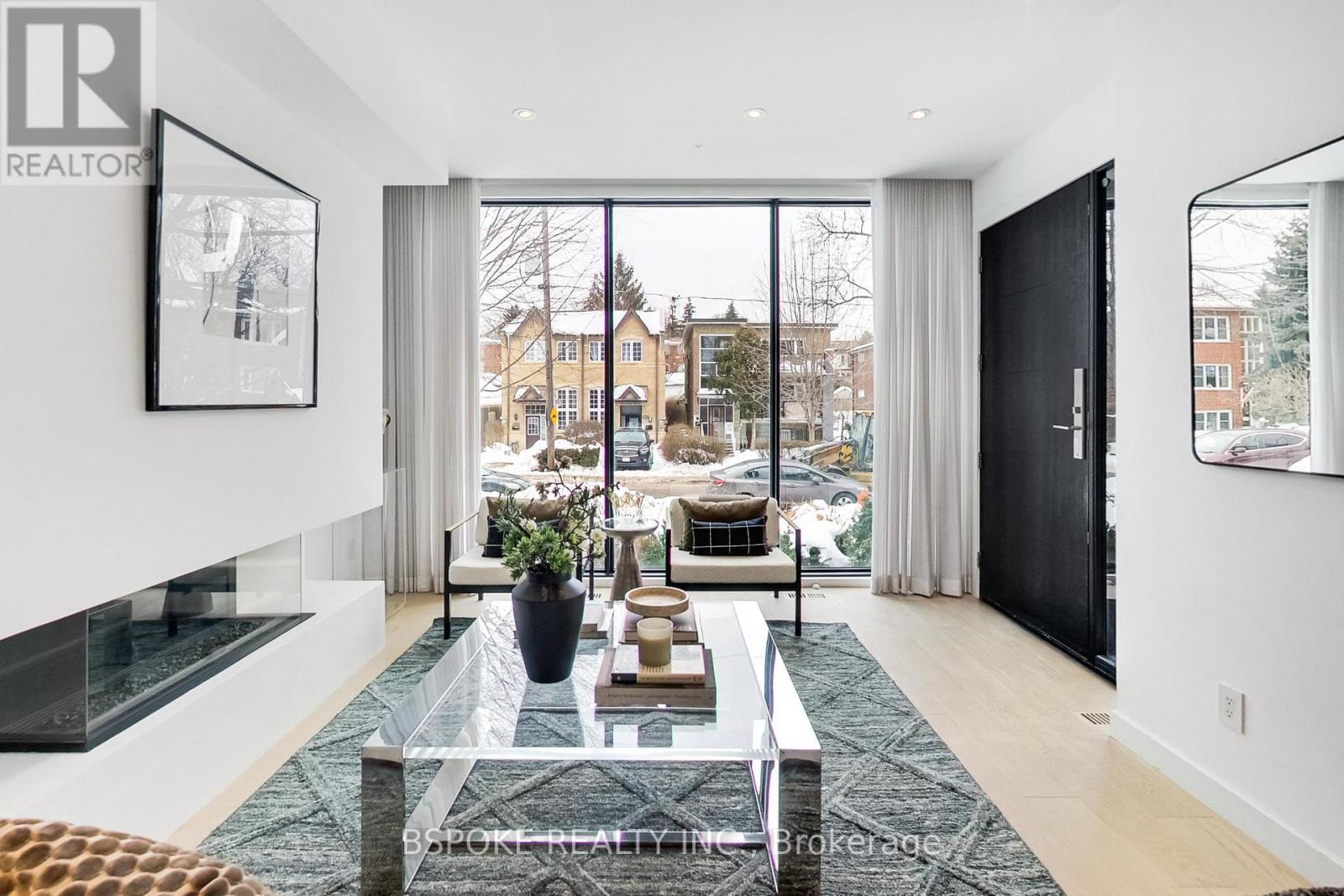 270 Indian Grove, Toronto, Ontario  M6P 2H5 - Photo 2 - W12796730