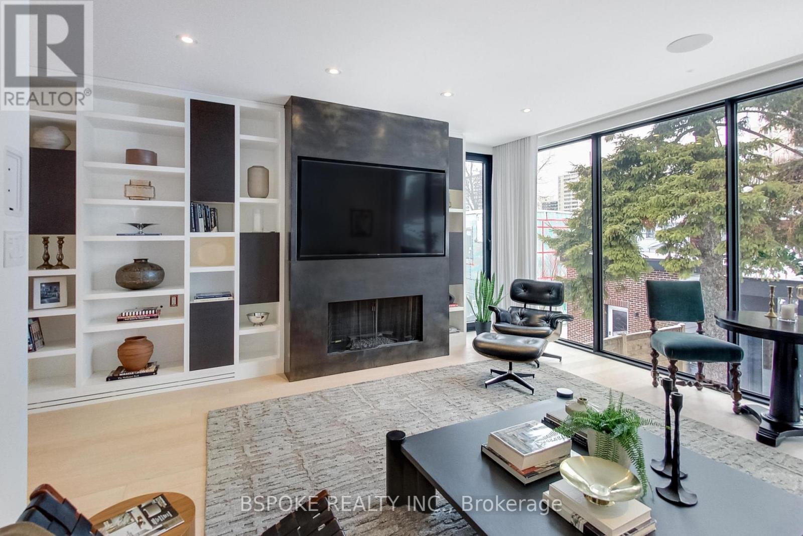 270 Indian Grove, Toronto, Ontario  M6P 2H5 - Photo 23 - W12796730