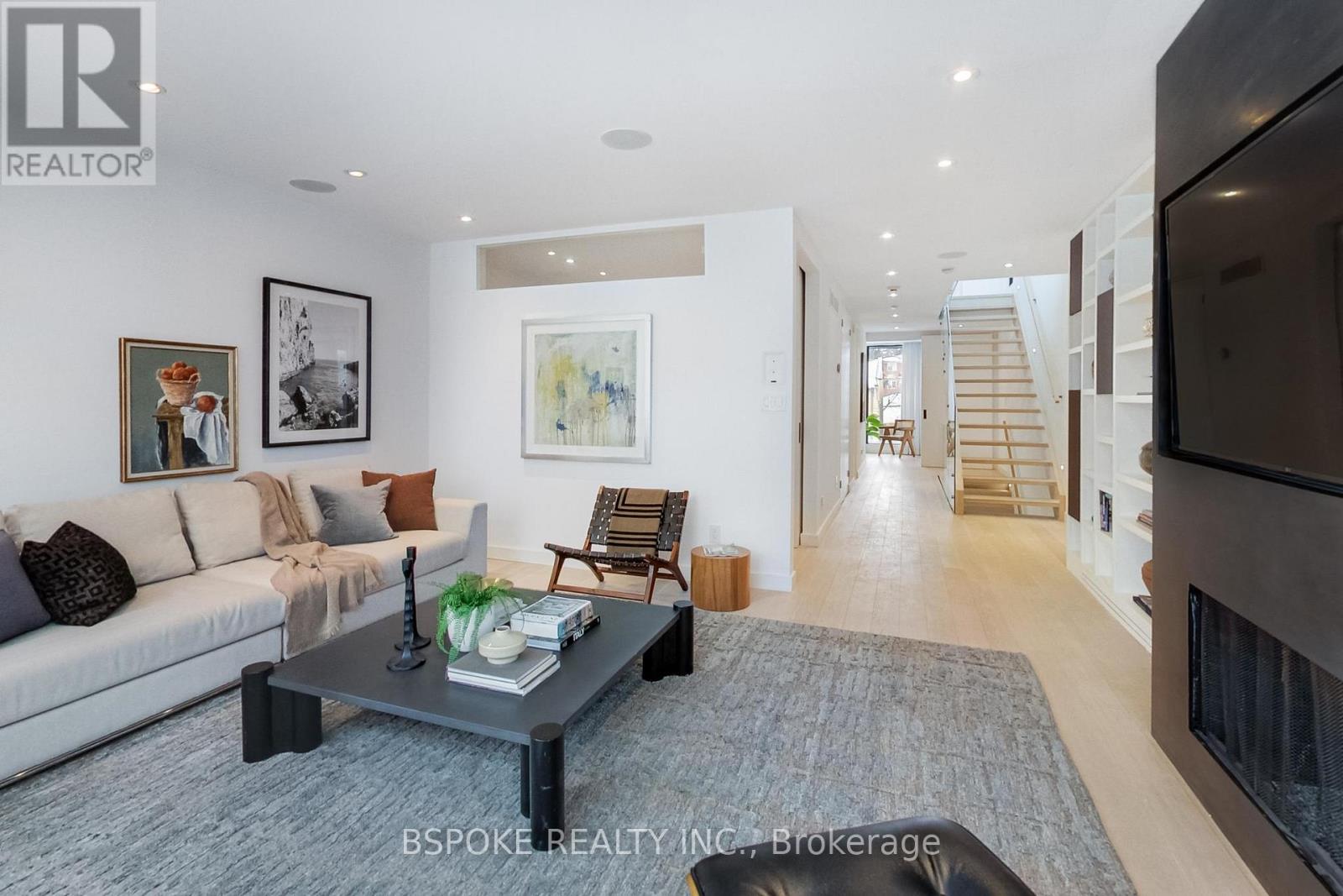 270 Indian Grove, Toronto, Ontario  M6P 2H5 - Photo 24 - W12796730