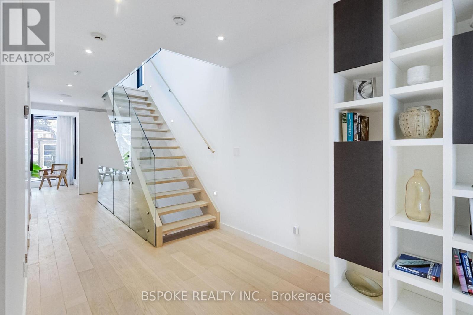 270 Indian Grove, Toronto, Ontario  M6P 2H5 - Photo 25 - W12796730