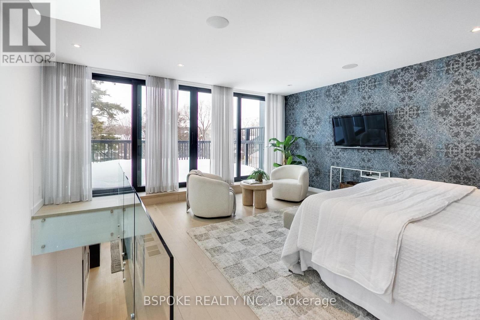 270 Indian Grove, Toronto, Ontario  M6P 2H5 - Photo 26 - W12796730