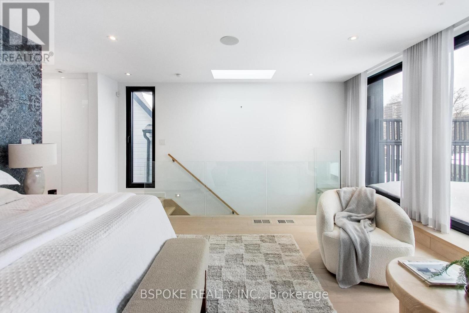 270 Indian Grove, Toronto, Ontario  M6P 2H5 - Photo 28 - W12796730