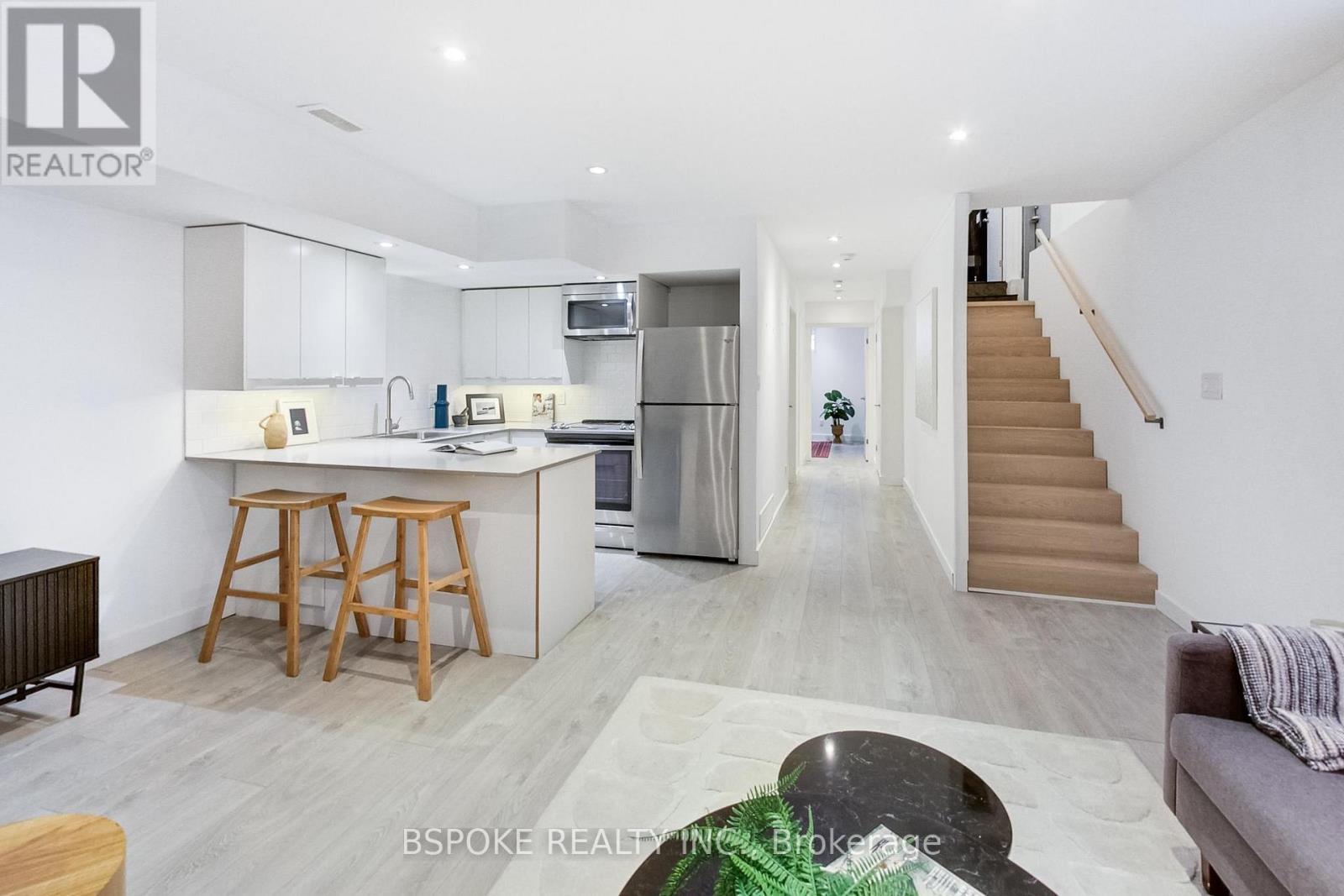 270 Indian Grove, Toronto, Ontario  M6P 2H5 - Photo 37 - W12796730