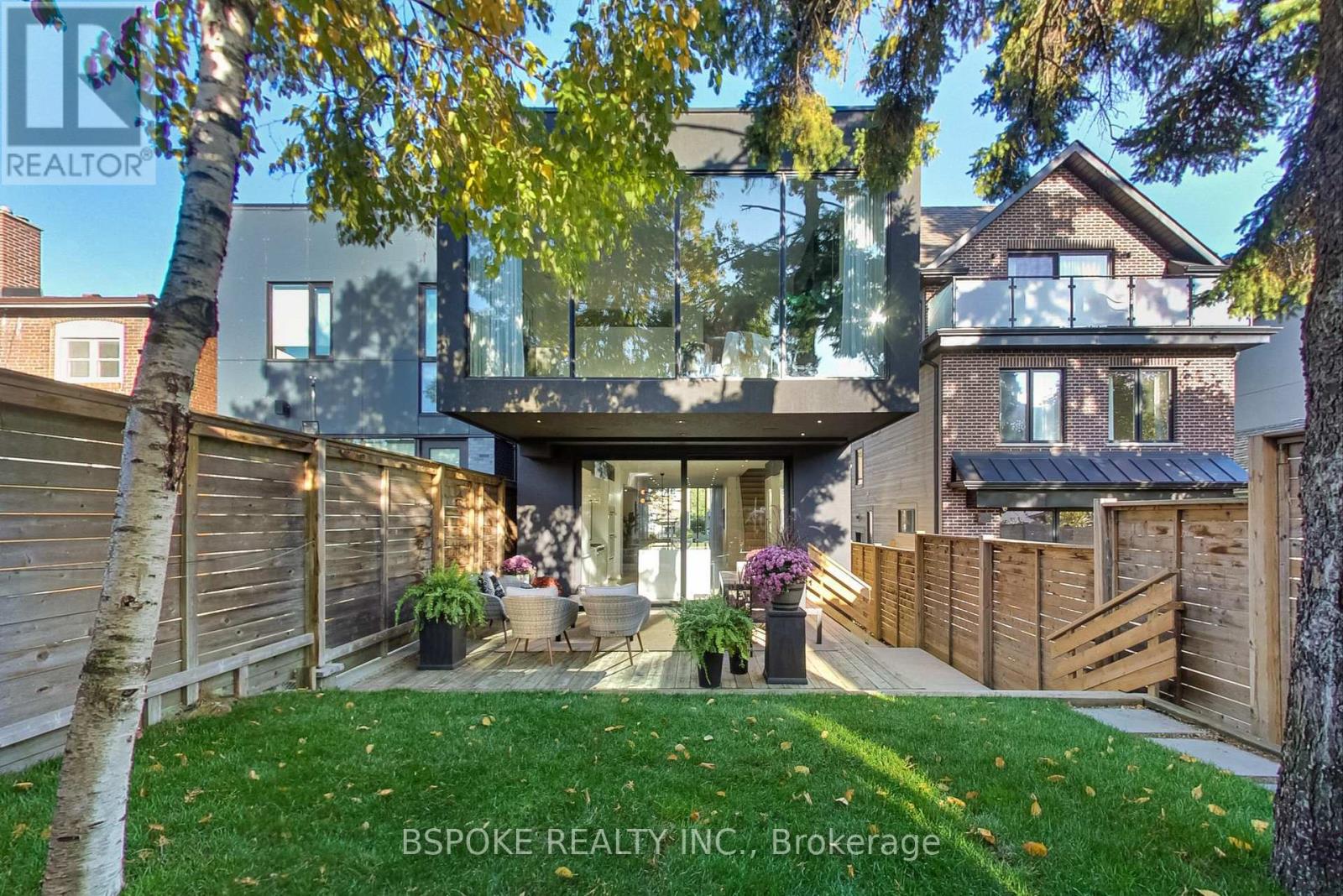 270 Indian Grove, Toronto, Ontario  M6P 2H5 - Photo 43 - W12796730