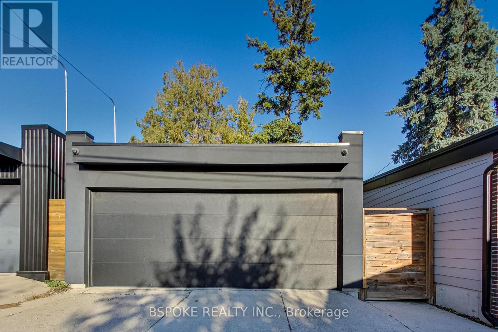 270 Indian Grove, Toronto, Ontario  M6P 2H5 - Photo 44 - W12796730