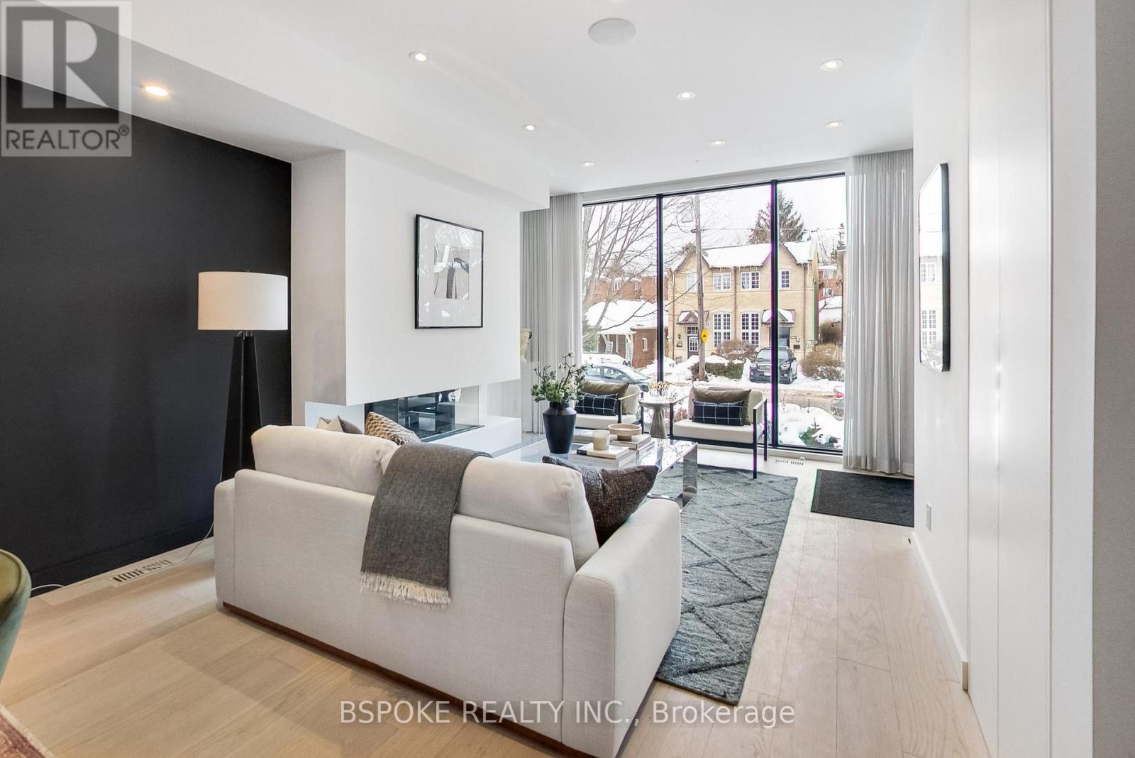 270 Indian Grove, Toronto, Ontario  M6P 2H5 - Photo 5 - W12796730