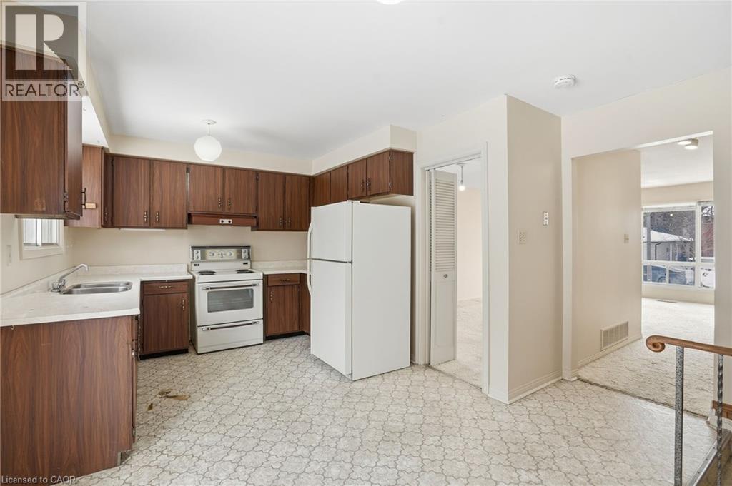 81 Highland Park Drive, Dundas, Ontario  L9H 6G5 - Photo 11 - 40804376