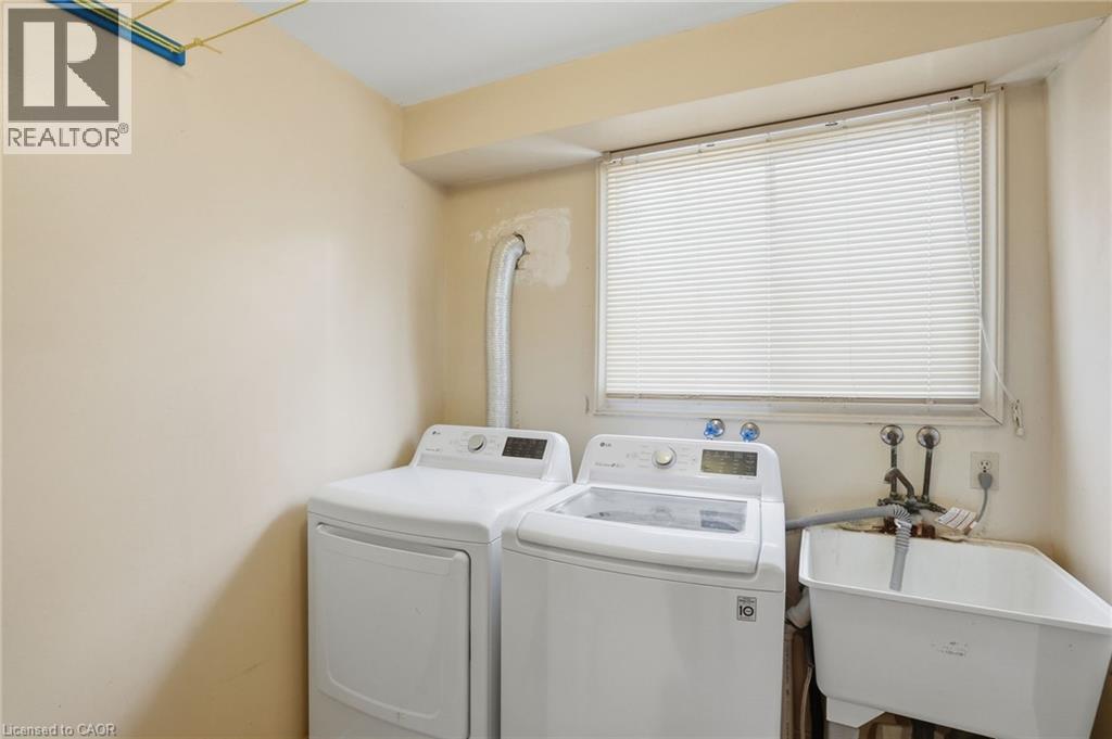 81 Highland Park Drive, Dundas, Ontario  L9H 6G5 - Photo 5 - 40804376