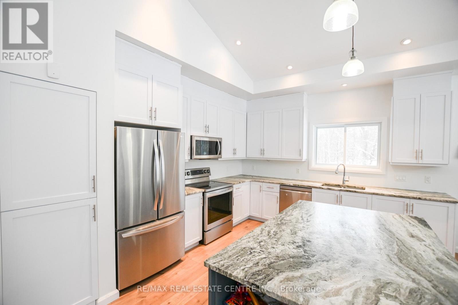 1033 North Shore Drive, Gravenhurst, Ontario  P1P 1R1 - Photo 5 - X12796636