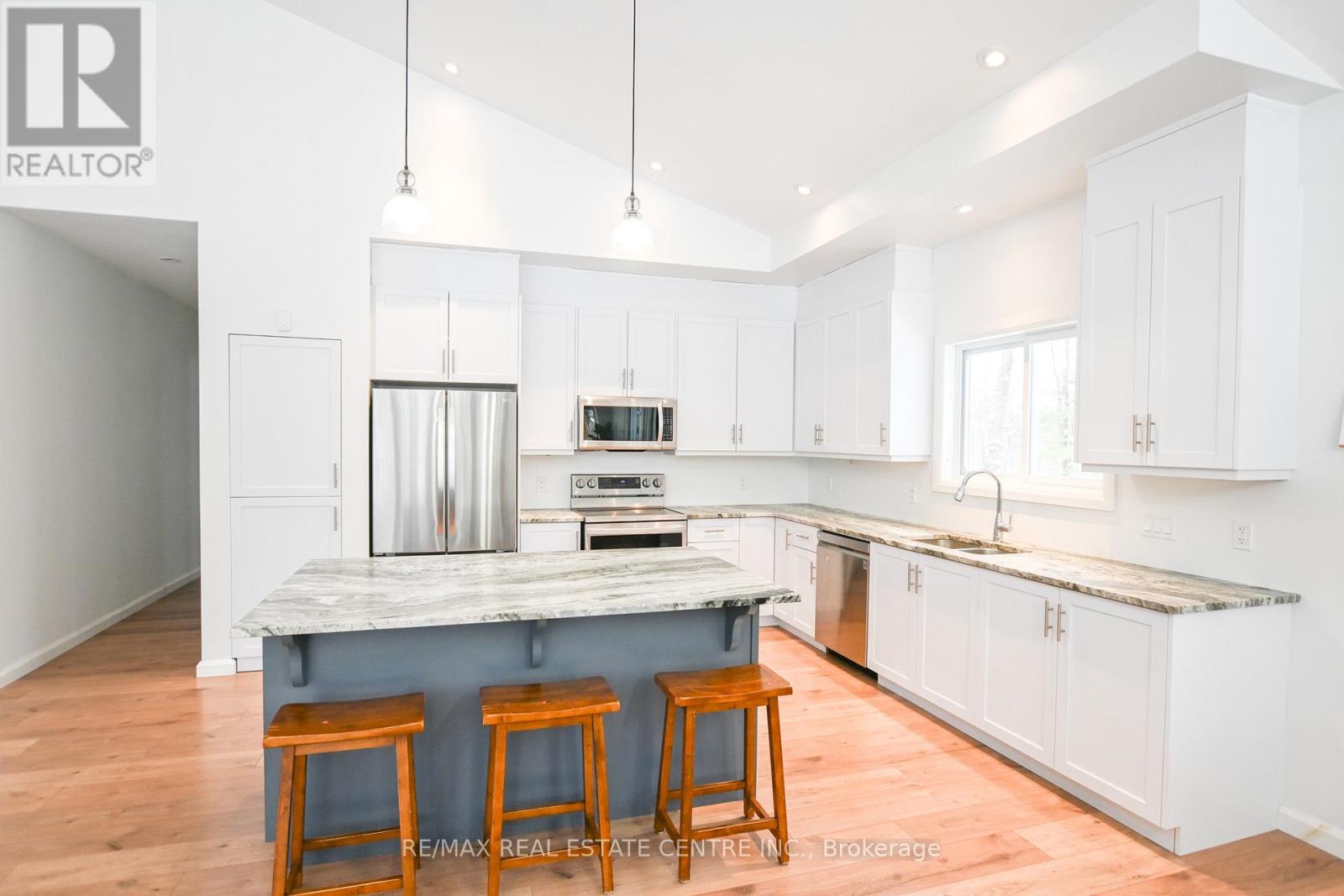 1033 North Shore Drive, Gravenhurst, Ontario  P1P 1R1 - Photo 6 - X12796636