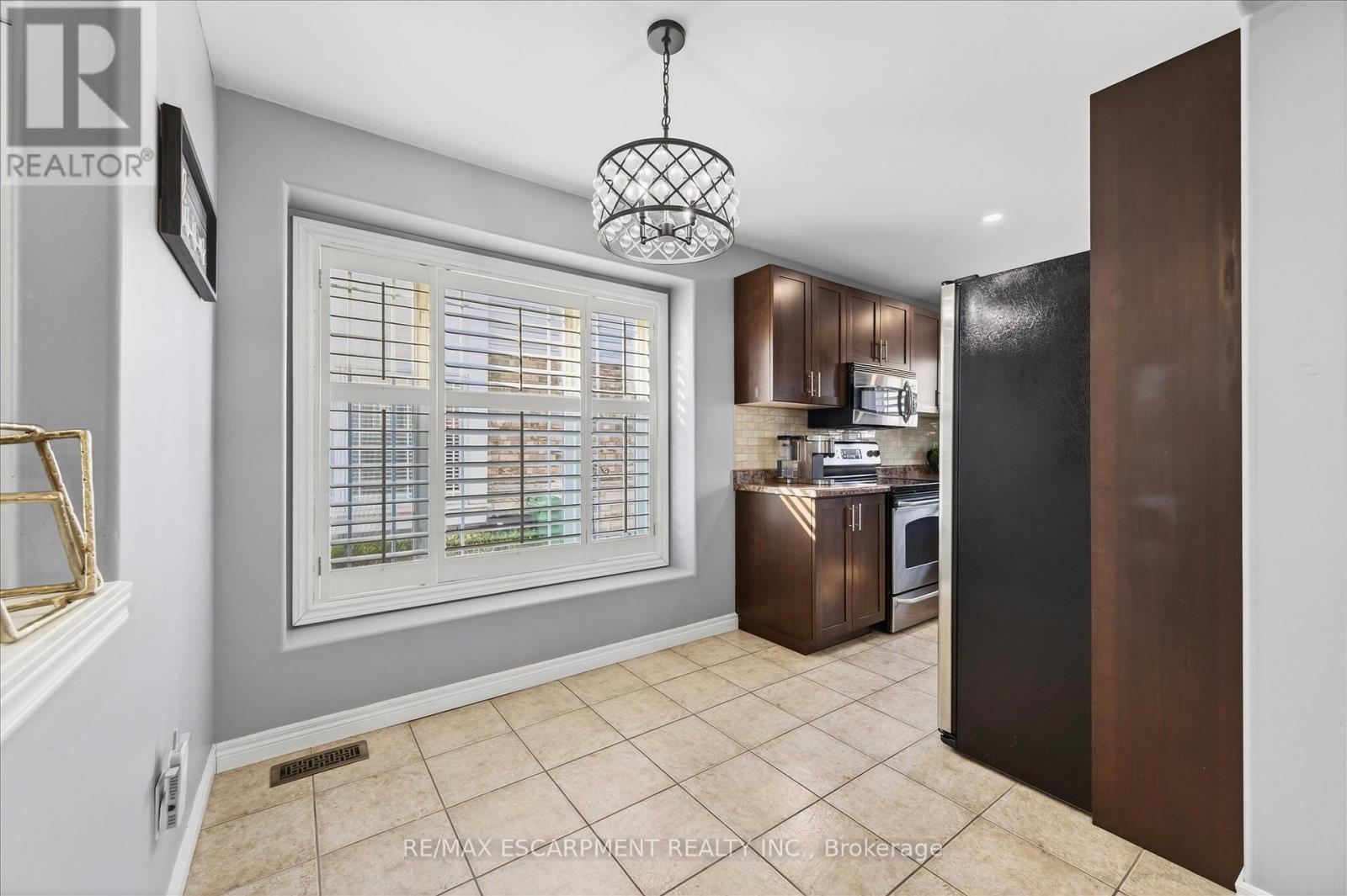 186 Great Oak Trail, Hamilton, Ontario  L0R 1C0 - Photo 10 - X12796714