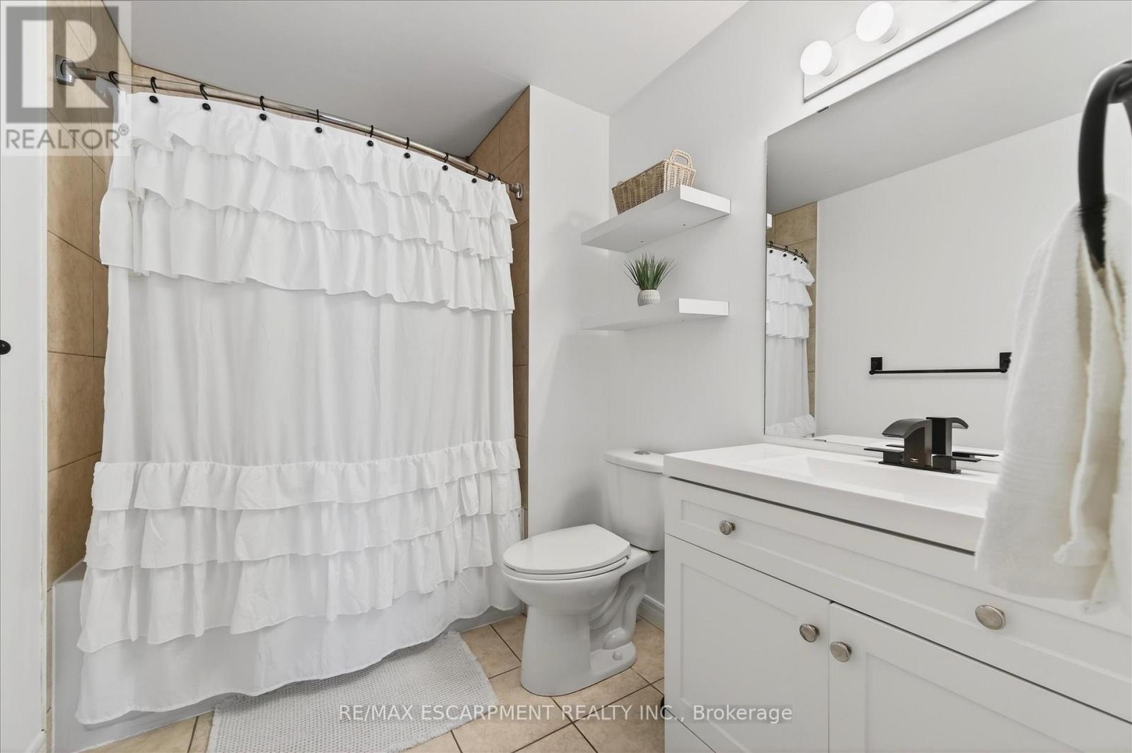 186 Great Oak Trail, Hamilton, Ontario  L0R 1C0 - Photo 18 - X12796714