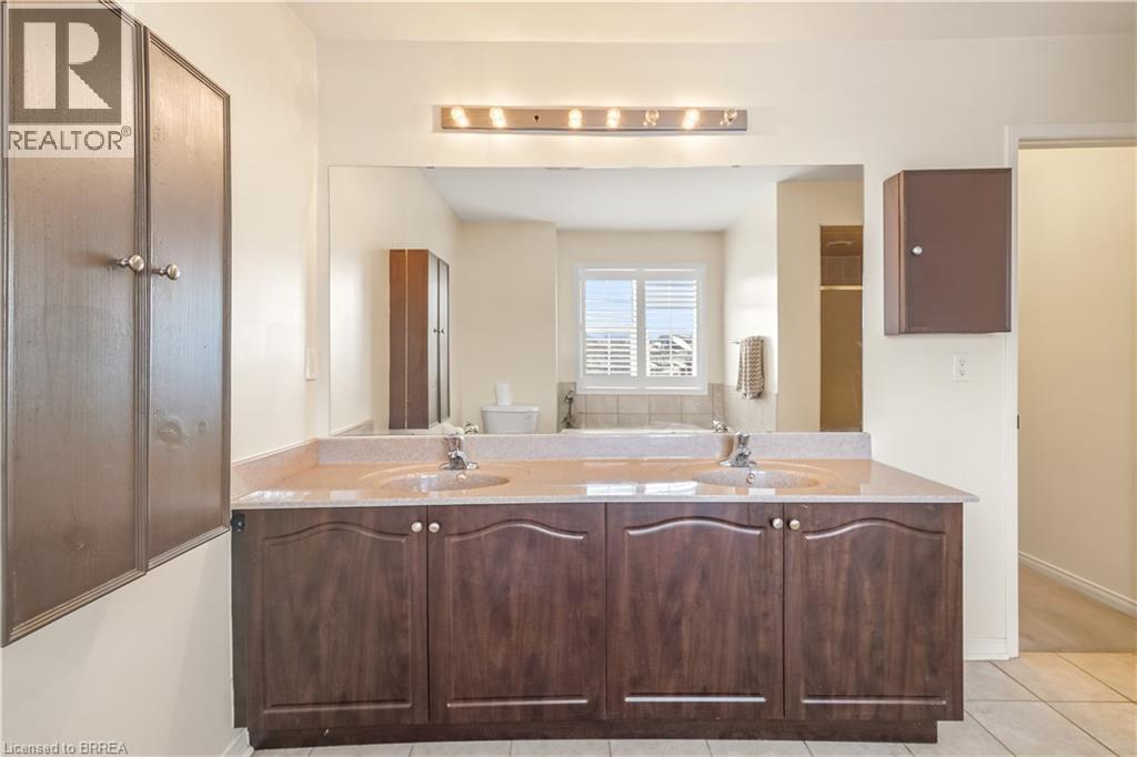 199 Blackburn Drive, Brantford, Ontario  N3T 0A9 - Photo 33 - 40804209