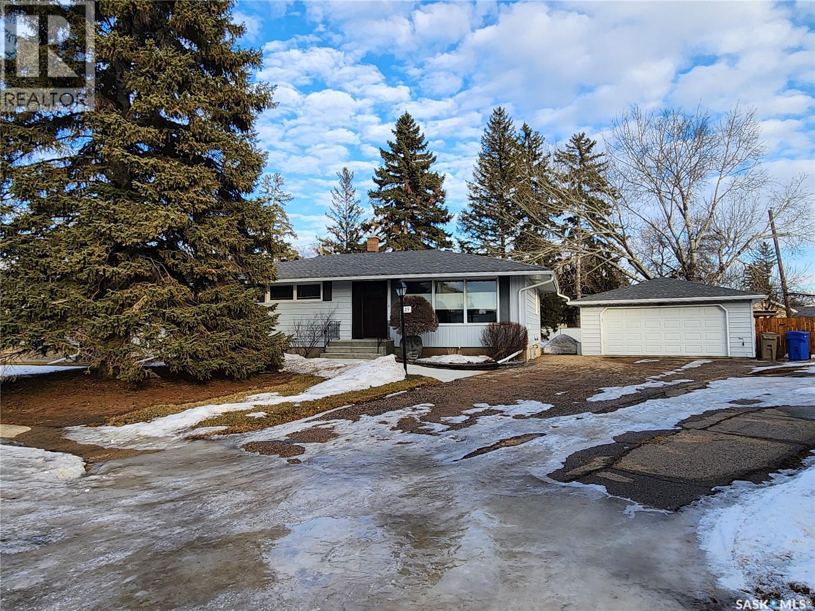 29 Latta Street, Regina, Saskatchewan  S4S 3Y2 - Photo 1 - SK028758