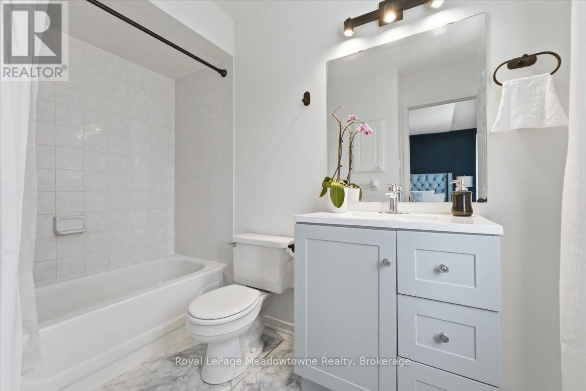 98 Roxton Road, Oakville, Ontario  L6H 6V4 - Photo 22 - W12796916