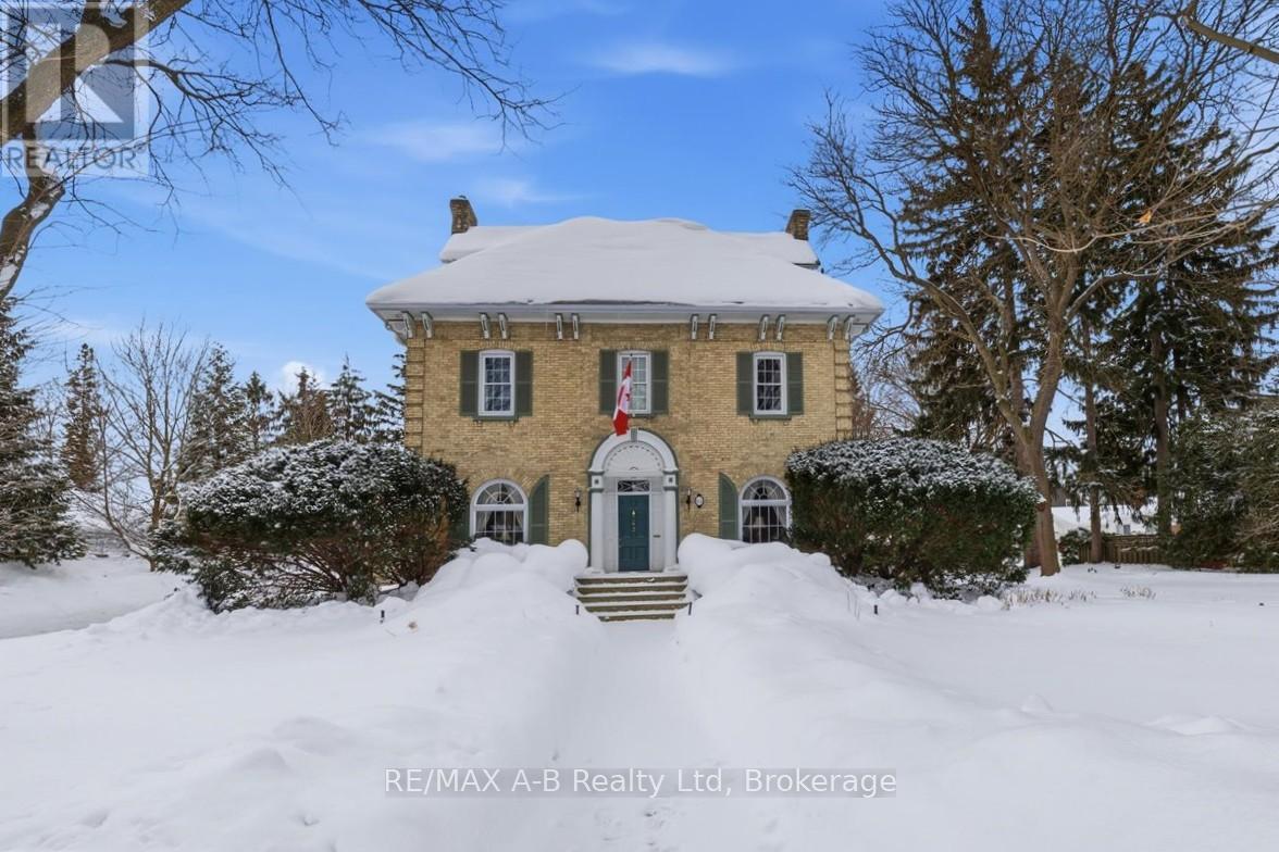 63 CENTRE STREET, Stratford, Ontario