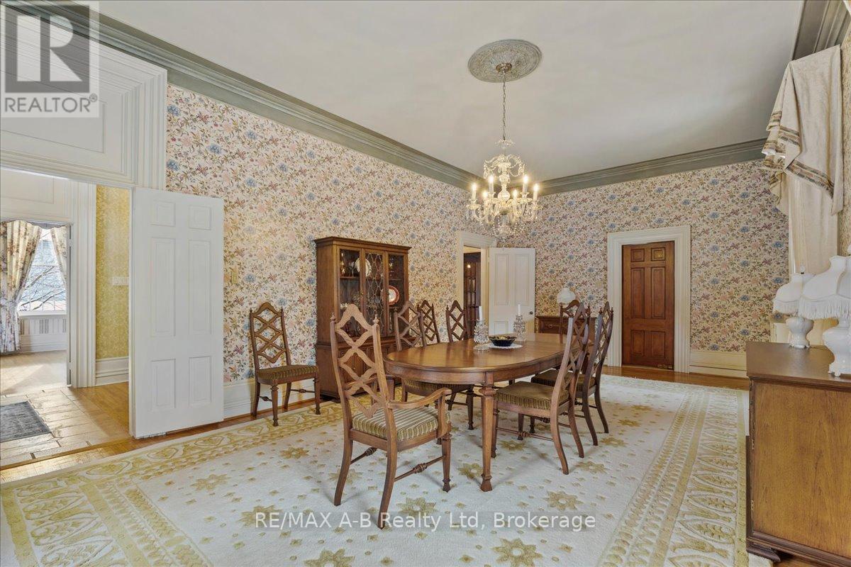 63 Centre Street, Stratford, Ontario  N5A 1E4 - Photo 10 - X12796820