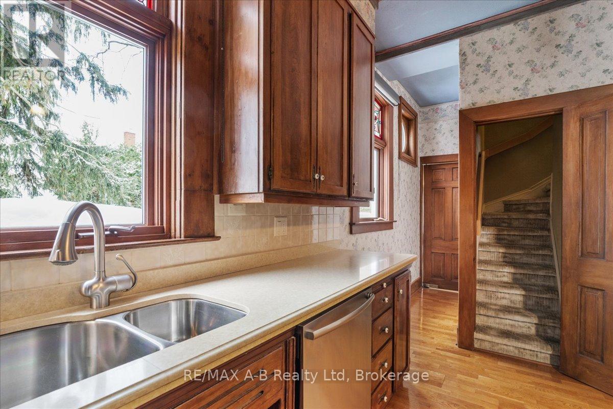 63 Centre Street, Stratford, Ontario  N5A 1E4 - Photo 16 - X12796820