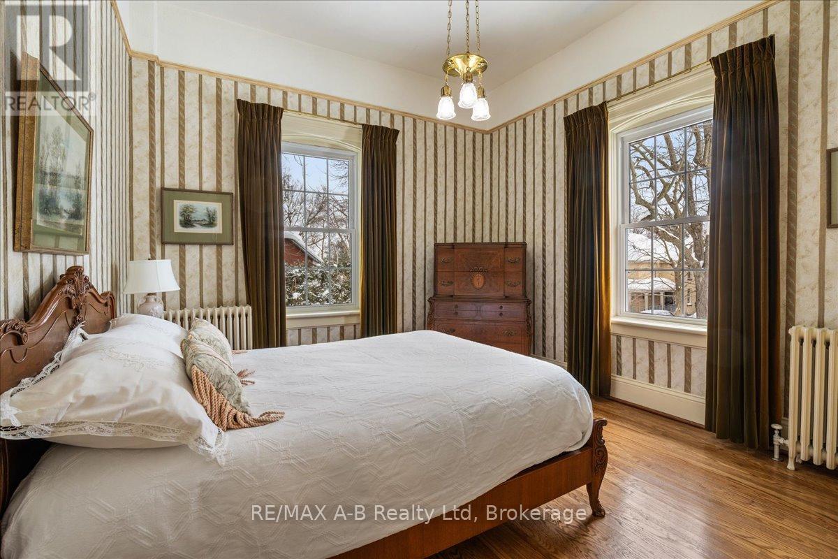 63 Centre Street, Stratford, Ontario  N5A 1E4 - Photo 32 - X12796820