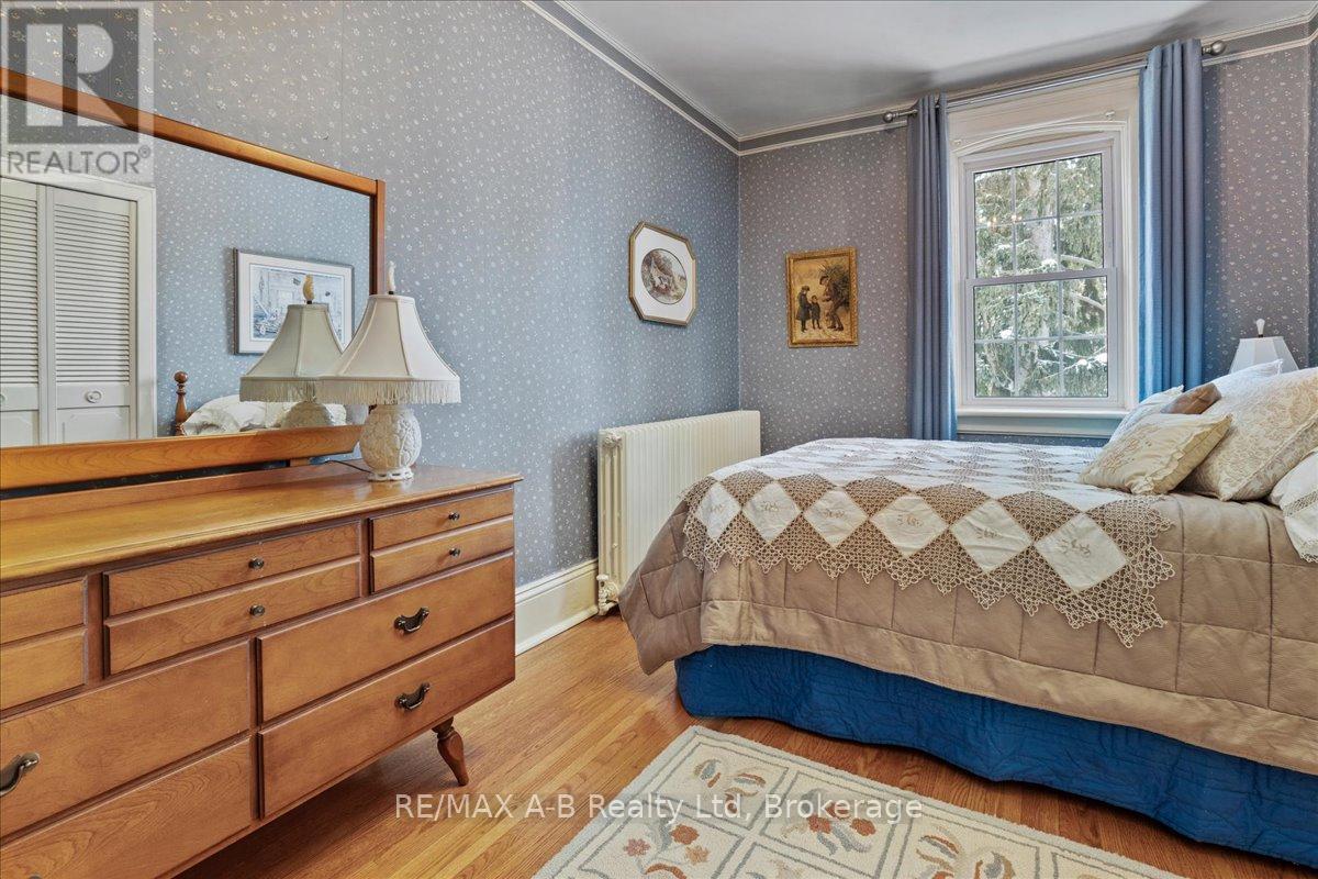 63 Centre Street, Stratford, Ontario  N5A 1E4 - Photo 35 - X12796820