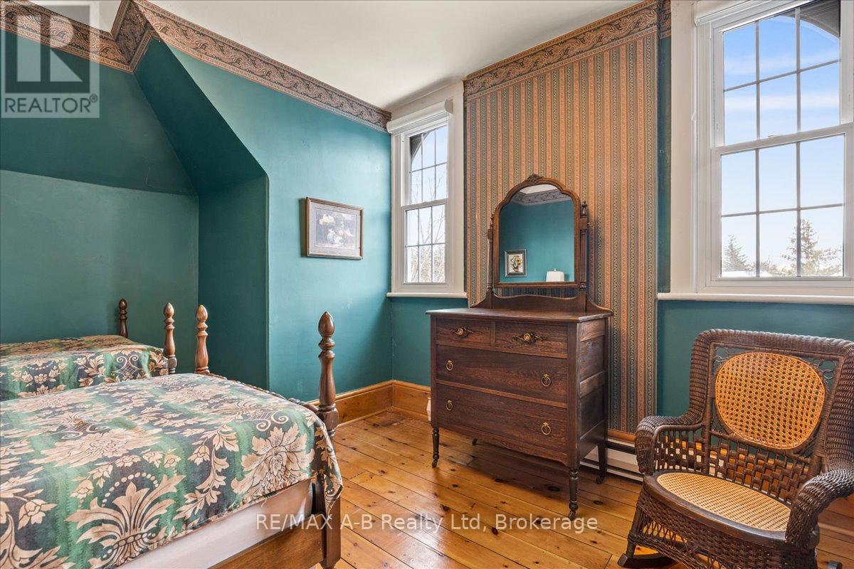 63 Centre Street, Stratford, Ontario  N5A 1E4 - Photo 37 - X12796820