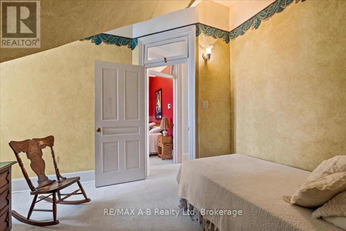 63 Centre Street, Stratford, Ontario  N5A 1E4 - Photo 40 - X12796820