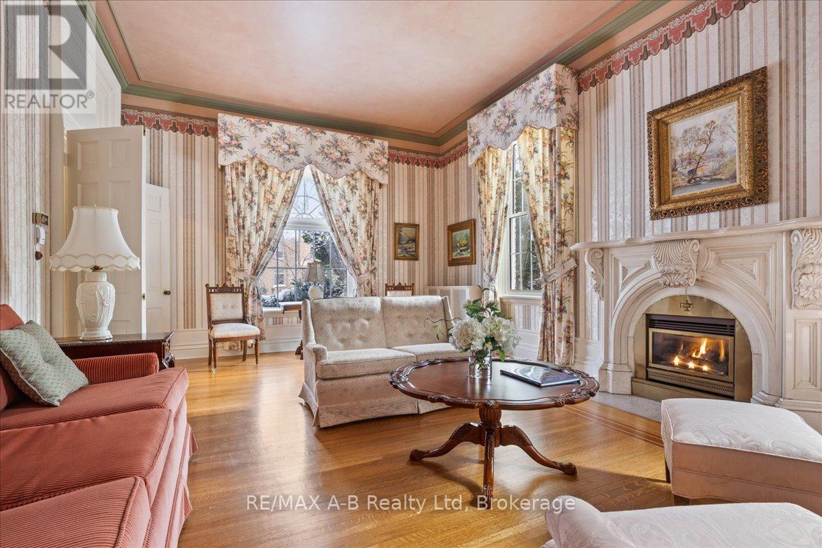 63 Centre Street, Stratford, Ontario  N5A 1E4 - Photo 7 - X12796820