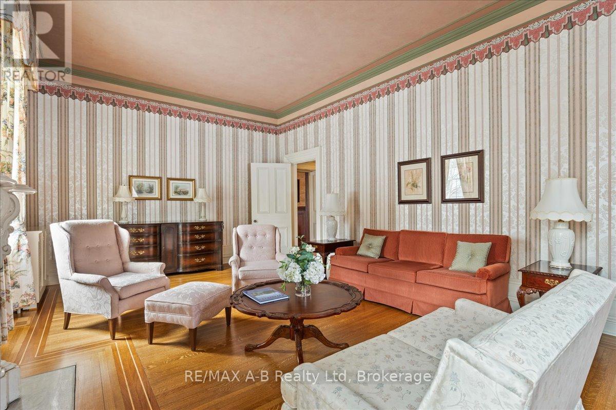 63 Centre Street, Stratford, Ontario  N5A 1E4 - Photo 8 - X12796820