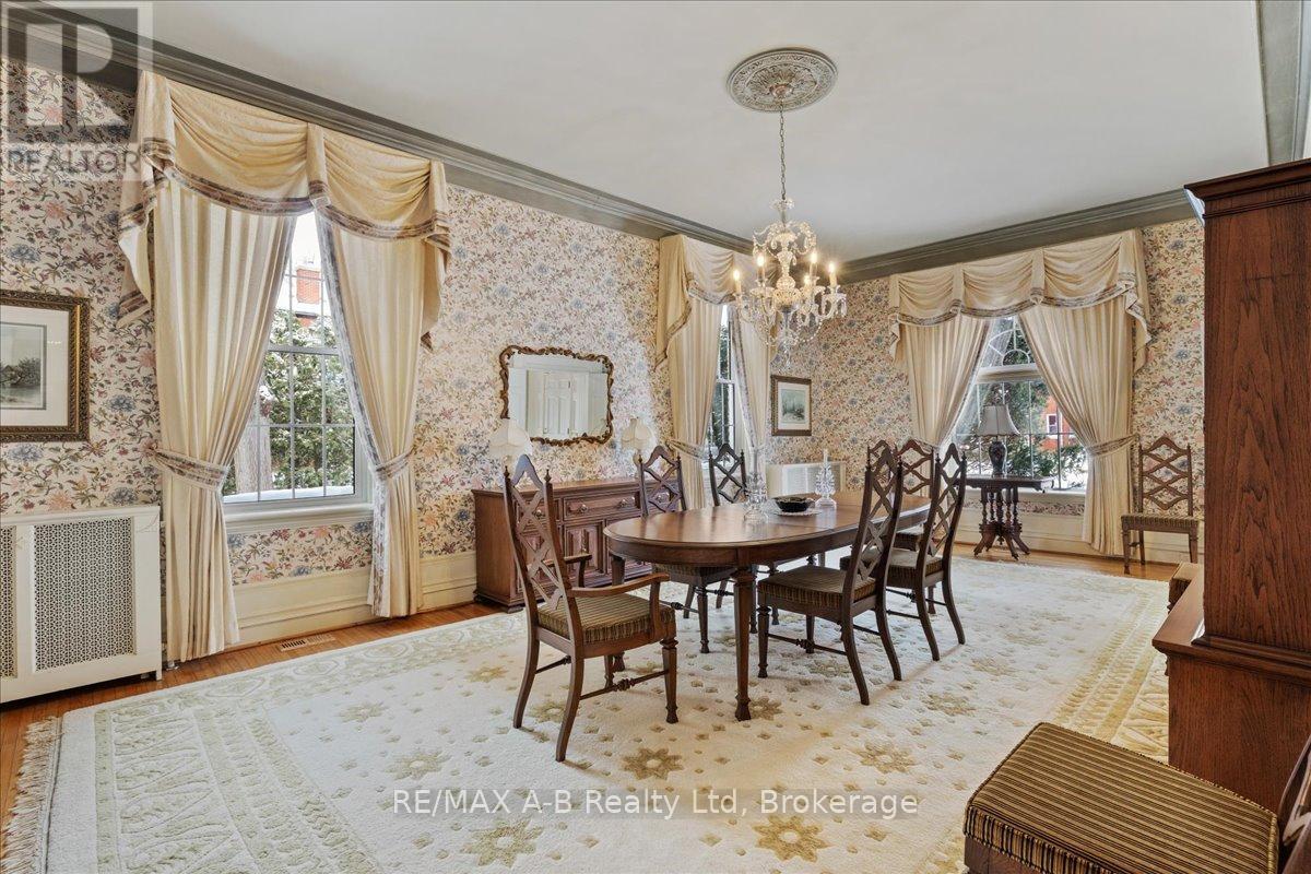 63 Centre Street, Stratford, Ontario  N5A 1E4 - Photo 9 - X12796820