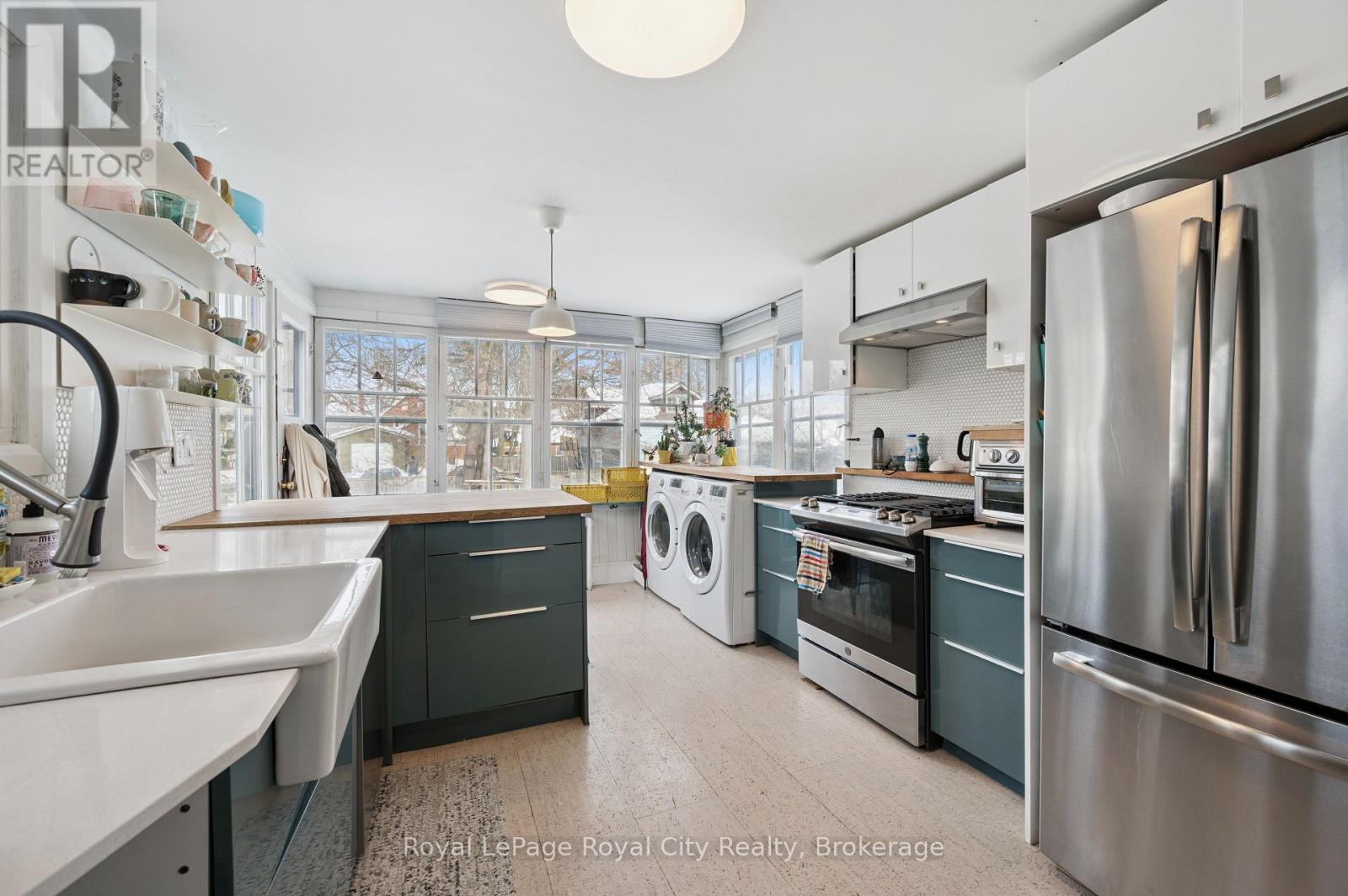 UPPER - 467 WOOLWICH STREET, guelph (exhibition park), Ontario