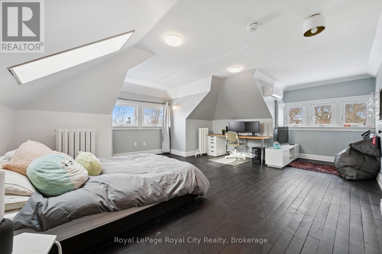 Upper - 467 Woolwich Street, Guelph (Exhibition Park), Ontario  N1H 3X6 - Photo 25 - X12796960