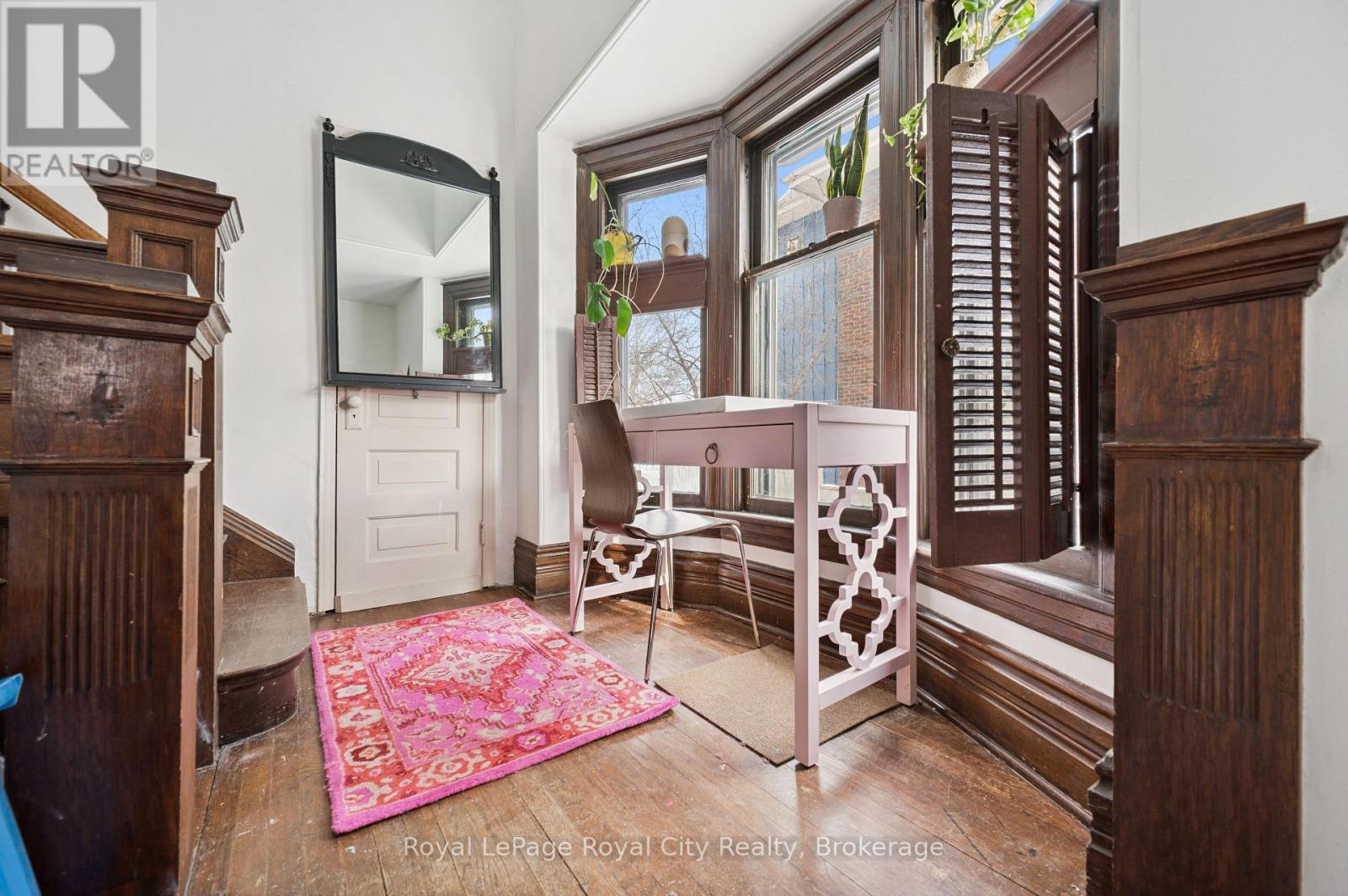 Upper - 467 Woolwich Street, Guelph (Exhibition Park), Ontario  N1H 3X6 - Photo 3 - X12796960