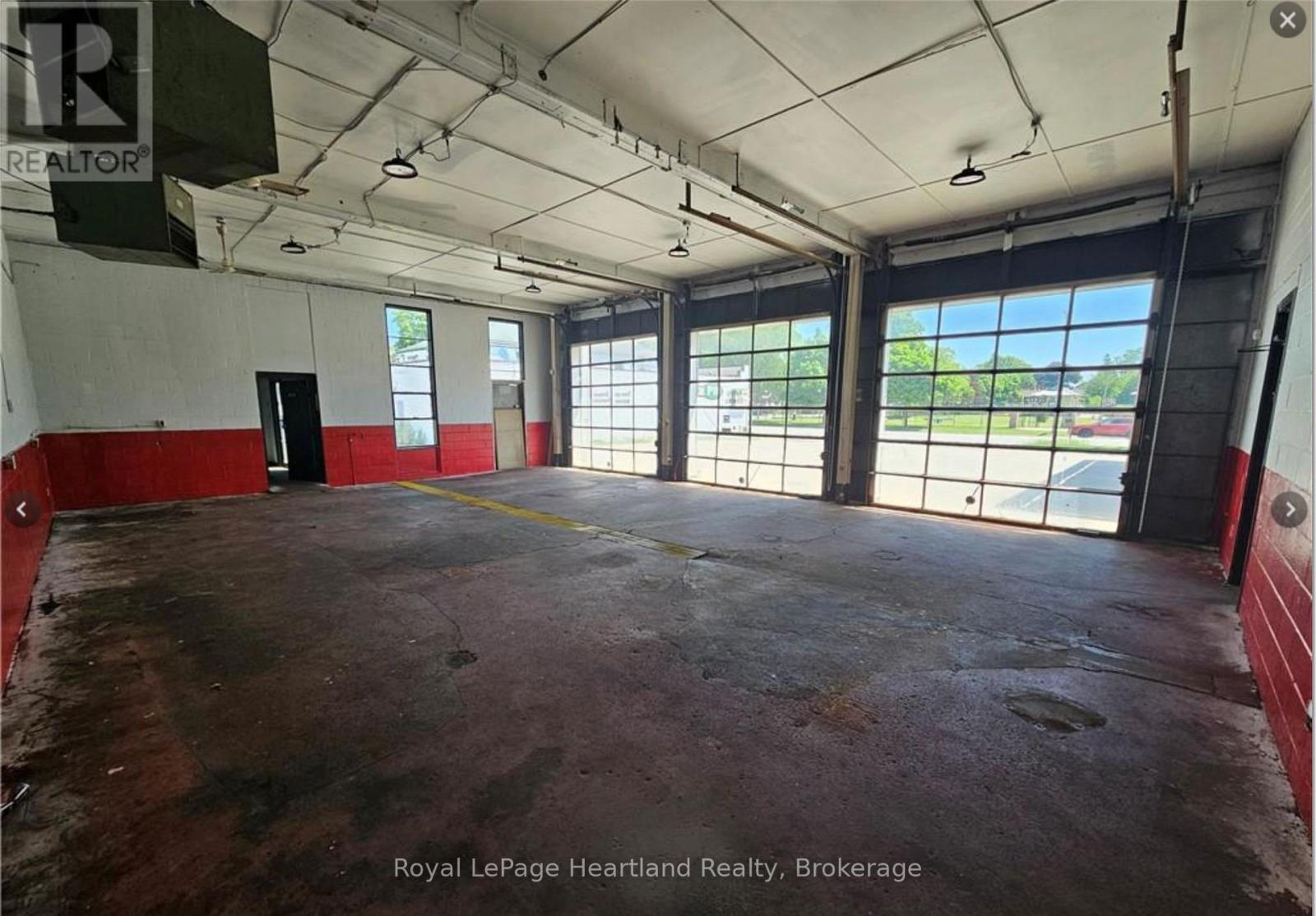 79 Victoria Street N, Goderich, Ontario  N7A 2R9 - Photo 2 - X12796970