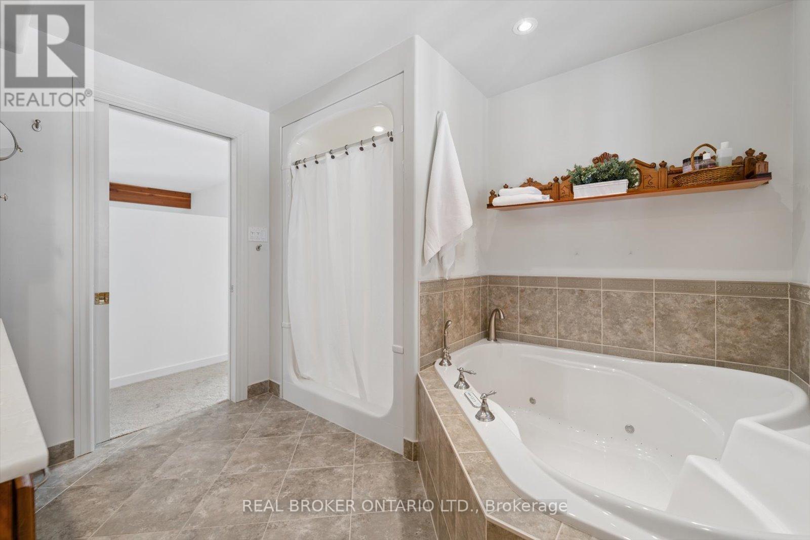 1449 Champlain Drive, Peterborough, Ontario  K9L 1N3 - Photo 35 - X12796784