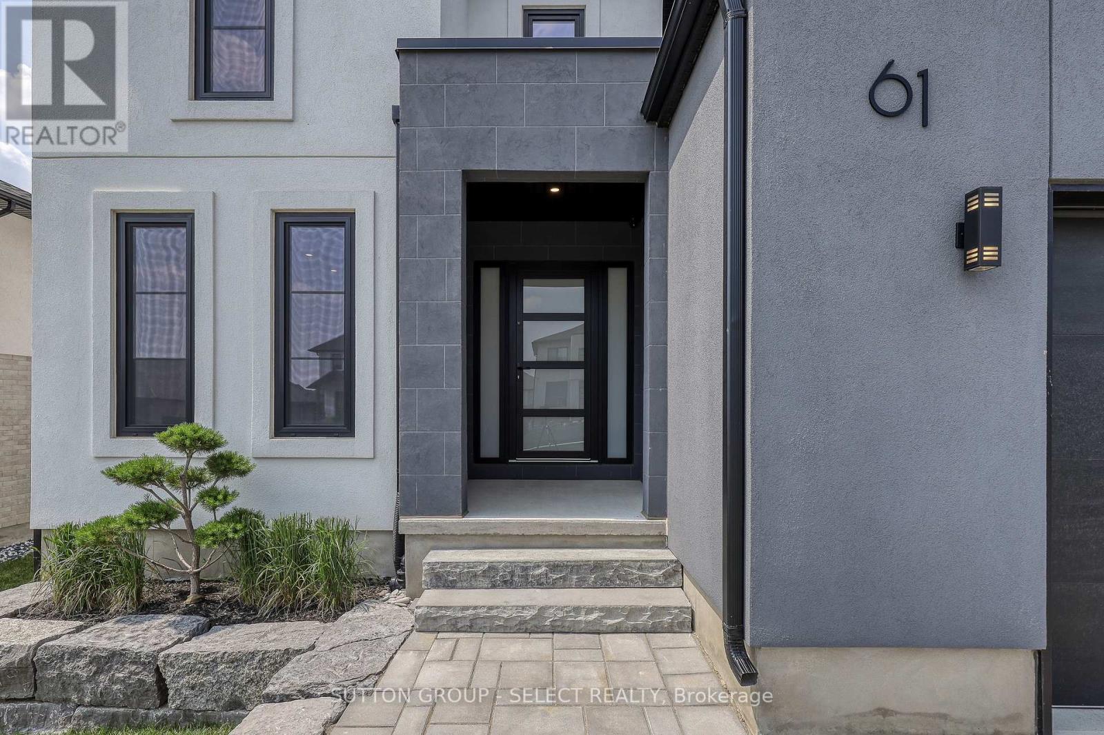 61 Crestview Drive, Middlesex Centre, Ontario  N0L 1R0 - Photo 2 - X12796792