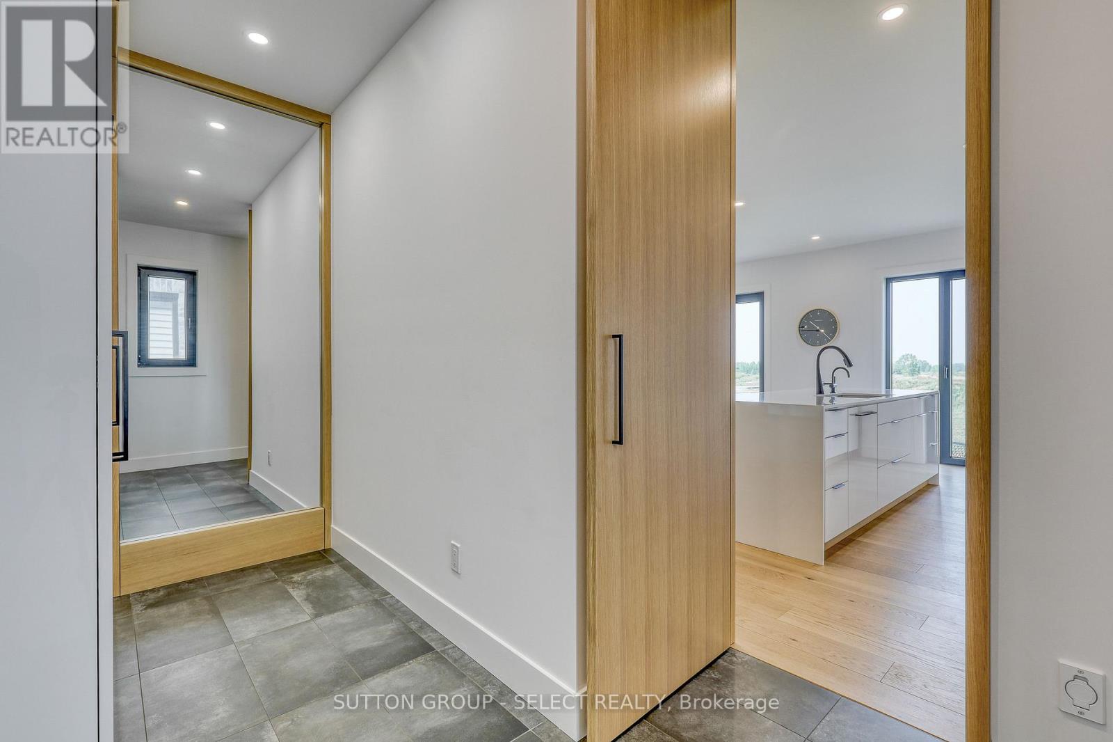 61 Crestview Drive, Middlesex Centre, Ontario  N0L 1R0 - Photo 24 - X12796792