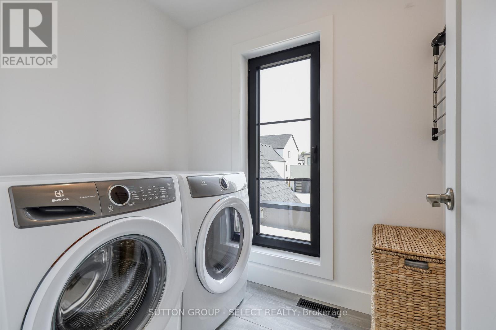 61 Crestview Drive, Middlesex Centre, Ontario  N0L 1R0 - Photo 29 - X12796792