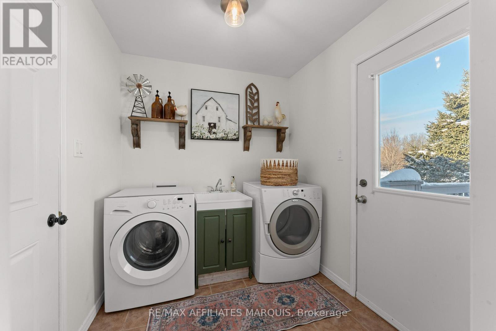 63 Sunny Side Road, Rideau Lakes, Ontario  K0G 1X0 - Photo 11 - X12796752