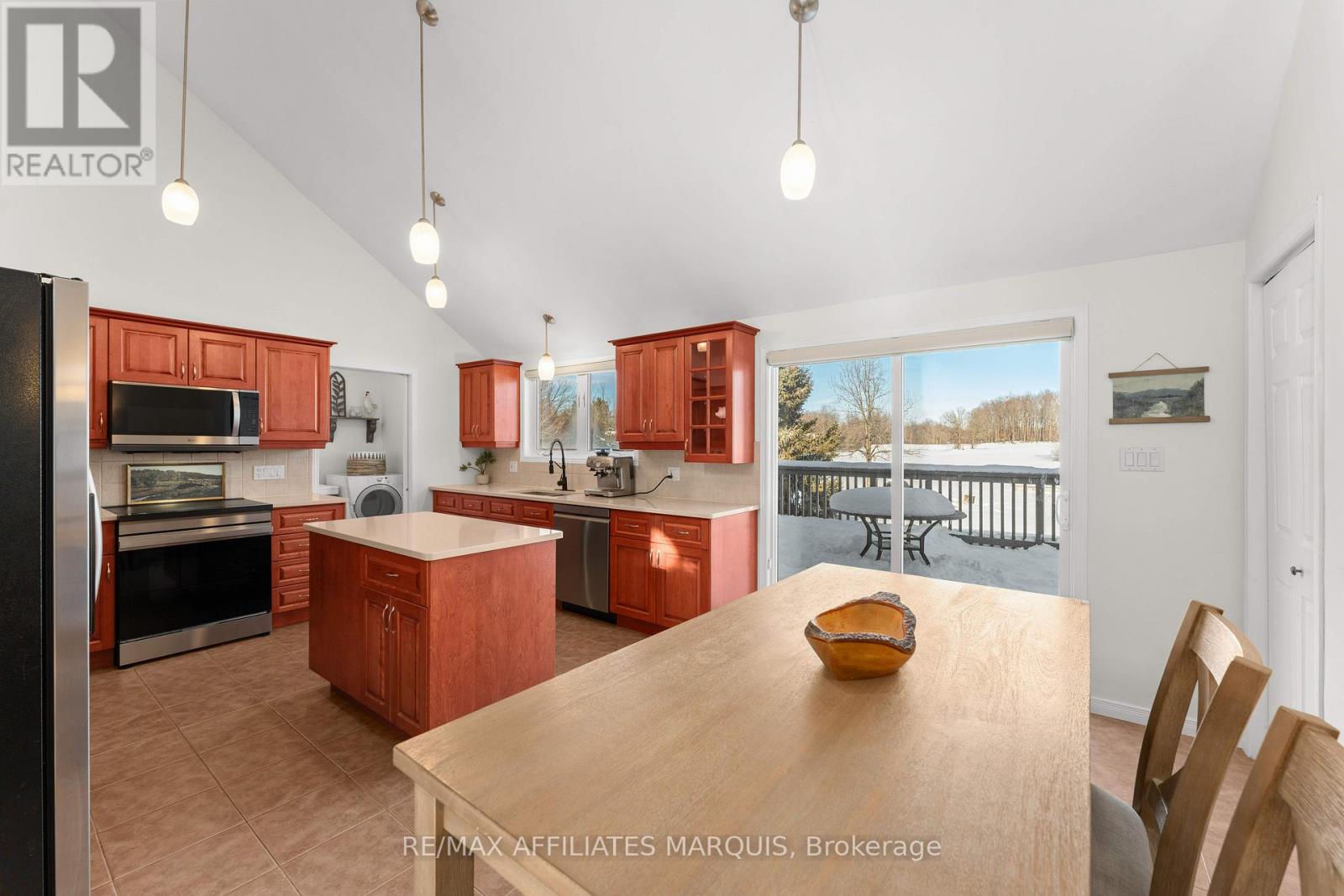 63 Sunny Side Road, Rideau Lakes, Ontario  K0G 1X0 - Photo 7 - X12796752